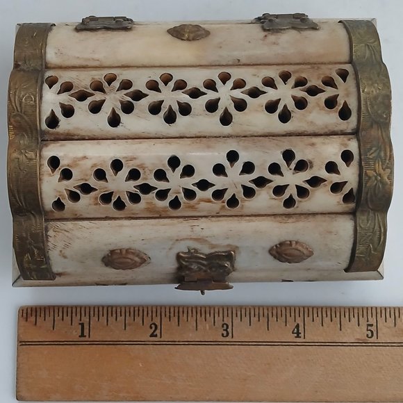 VTG Camel Bone & Brass Trinket Box Purple Velvet Lining Jewelry Box Eaton Label - Picture 8 of 14